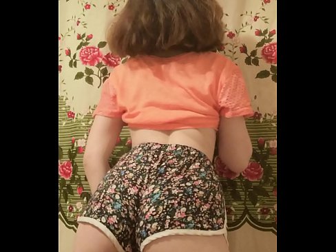 ❤️ Szexi fiatal csaj vetkőzteti le a rövidnadrágját a kamera előtt. ️❌ Szép pornó at hu.fuxporn-com.ru ❤